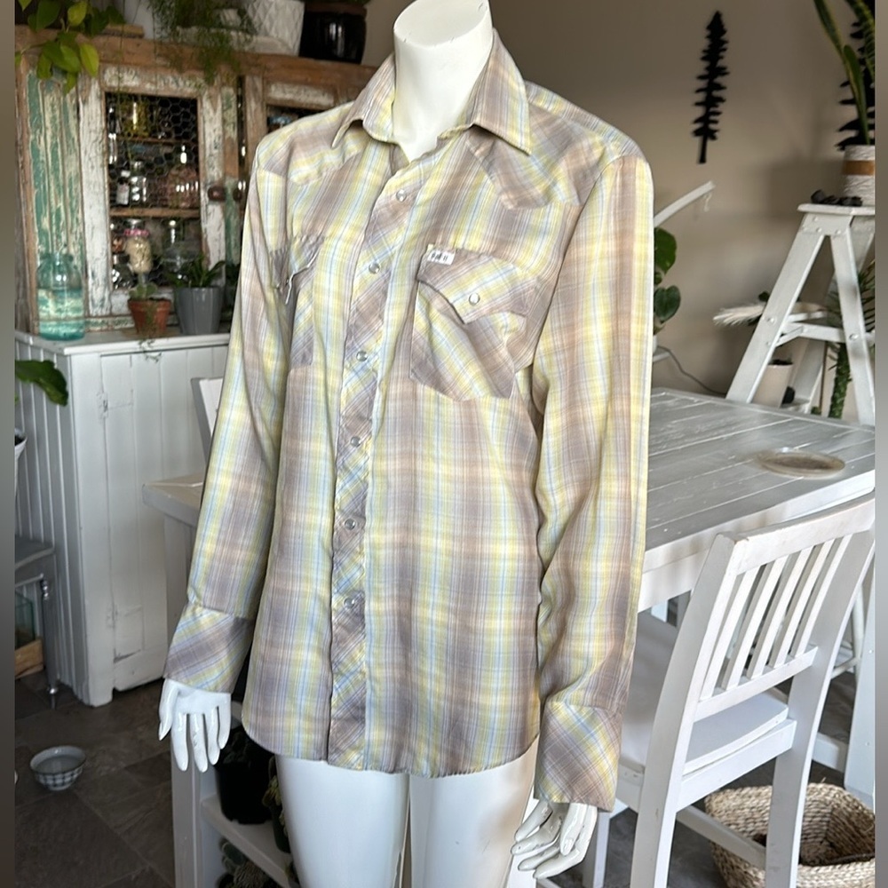 BAR/B VINTAGE western button down shirt low tails format, MED long back tail 🕰️